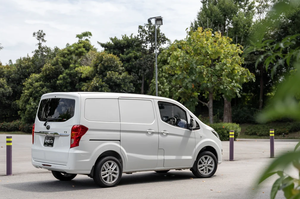 BYD T3 Electric Van view 7
